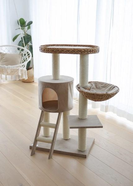 Banana Leaf Katzen-Kratzbaum Kerbl Waxy 104 cm - Katzenbaum mit handgeflochtenen Liegeflächen aus Bananenblättern